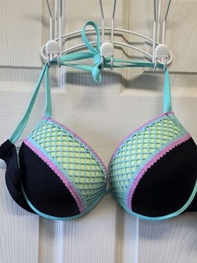 Shade & Shore Turquoise, Black & Mint Lace-Trim Push-Up Bikini Top